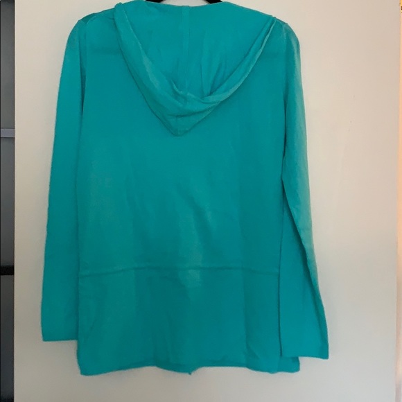 Long sleeves Gap sweater with hood. - Picture 2 of 4